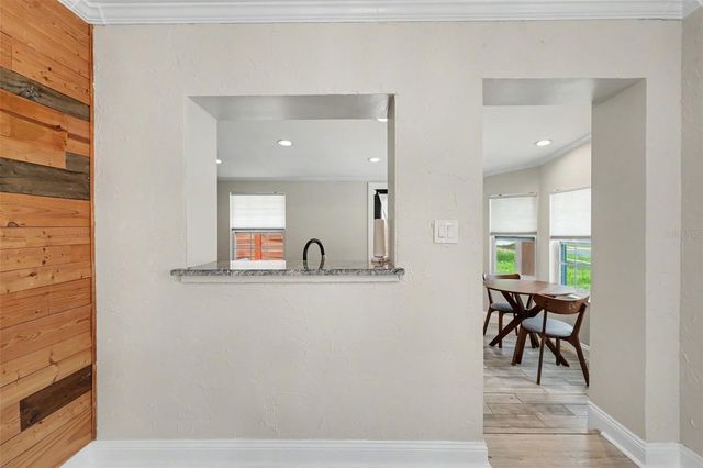860 86TH AVENUE N, St Petersburg, FL 33702