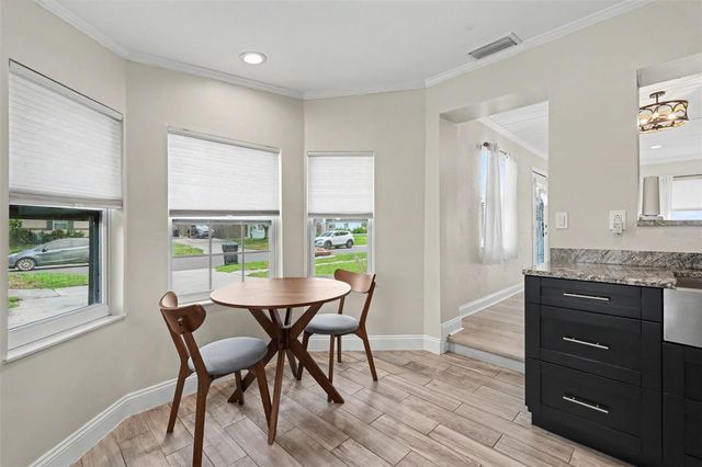 860 86TH AVENUE N, St Petersburg, FL 33702