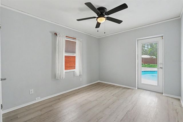 860 86TH AVENUE N, St Petersburg, FL 33702