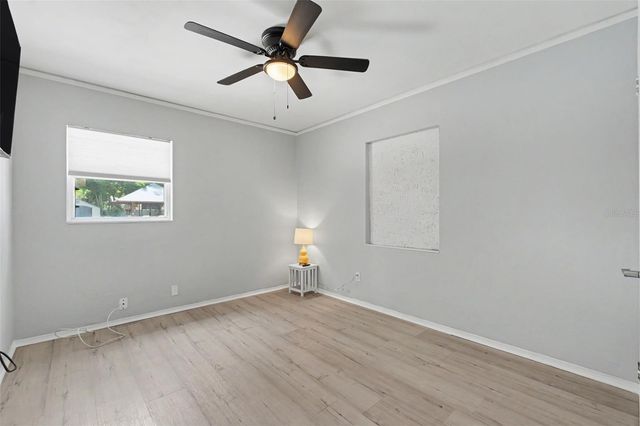 860 86TH AVENUE N, St Petersburg, FL 33702
