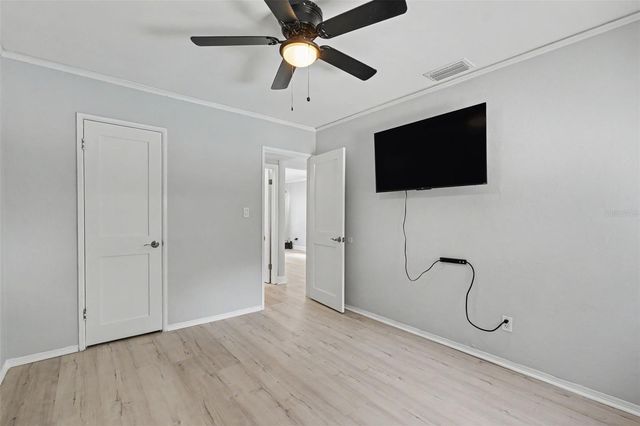 860 86TH AVENUE N, St Petersburg, FL 33702