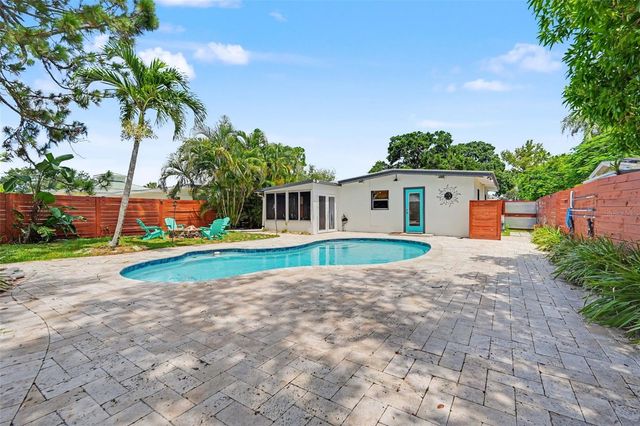 860 86TH AVENUE N, St Petersburg, FL 33702