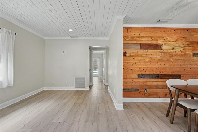 860 86TH AVENUE N, St Petersburg, FL 33702