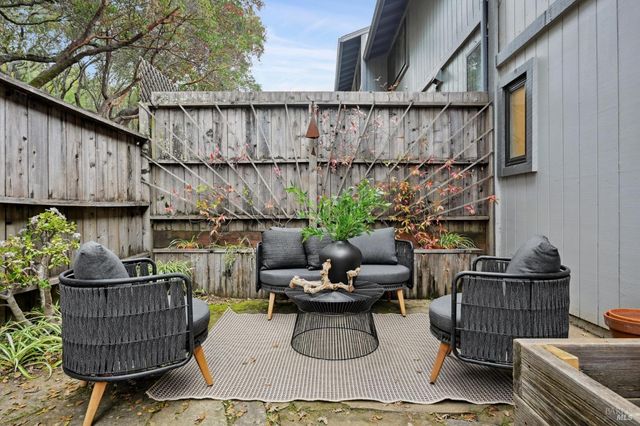 405 Sylvia Way, San Rafael, CA 94903