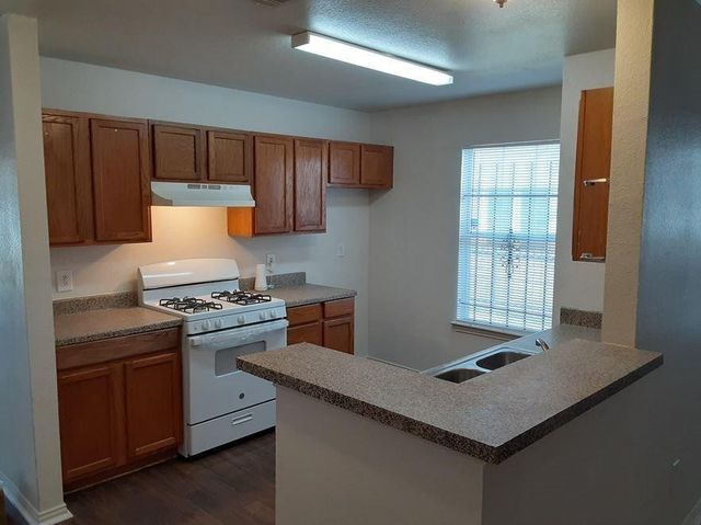 2234 Stoneman Street, Dallas, TX 75215