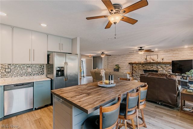 22156 Meadowsouth Court, Strongsville, OH 44149