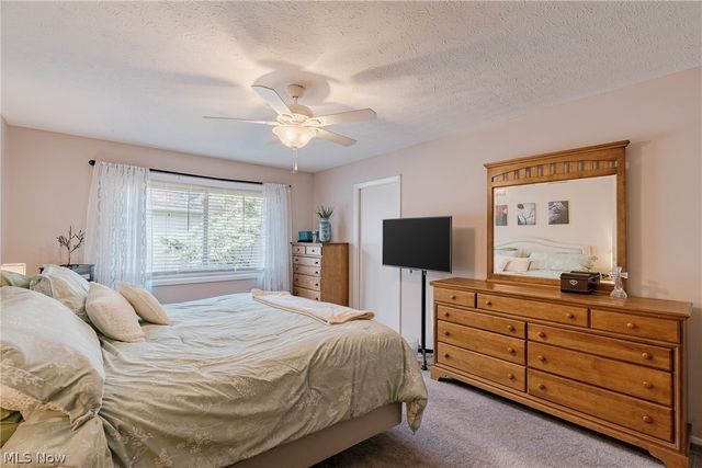 22156 Meadowsouth Court, Strongsville, OH 44149