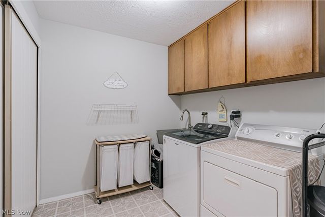 22156 Meadowsouth Court, Strongsville, OH 44149