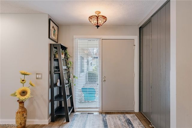 22156 Meadowsouth Court, Strongsville, OH 44149