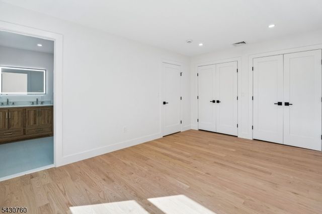72 E Cedar St, Livingston Twp., NJ 07039