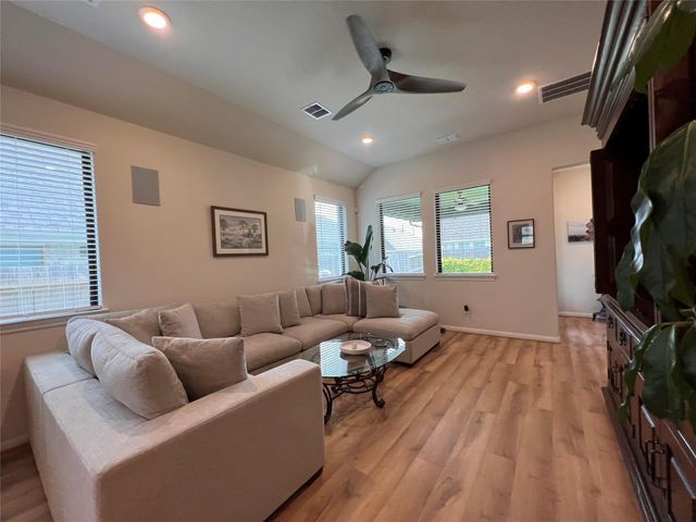 19332 Poppy Village Circle, Magnolia, TX 77355