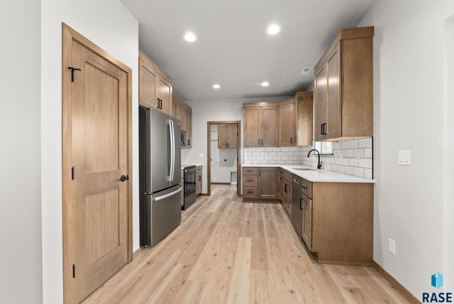 1320 N Titan Ave, Tea, SD 57064