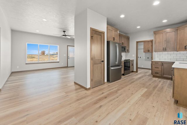 1320 N Titan Ave, Tea, SD 57064