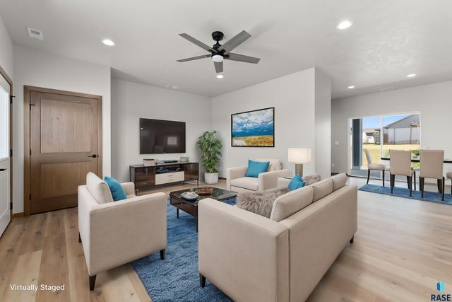 1320 N Titan Ave, Tea, SD 57064
