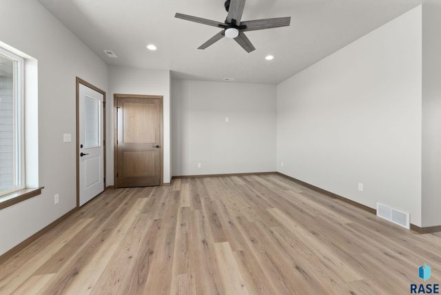 1320 N Titan Ave, Tea, SD 57064