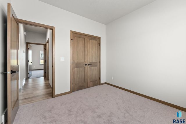 1320 N Titan Ave, Tea, SD 57064