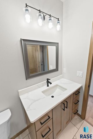1320 N Titan Ave, Tea, SD 57064