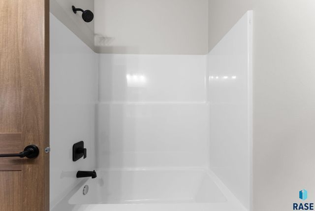 1320 N Titan Ave, Tea, SD 57064