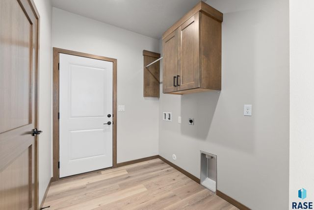1320 N Titan Ave, Tea, SD 57064