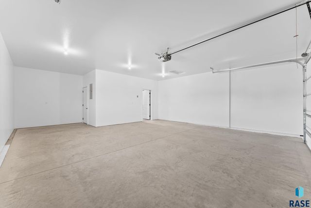 1320 N Titan Ave, Tea, SD 57064