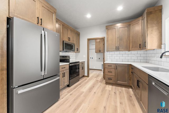 1320 N Titan Ave, Tea, SD 57064