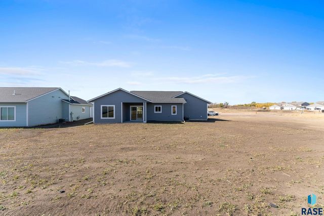 1320 N Titan Ave, Tea, SD 57064