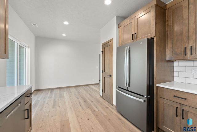 1320 N Titan Ave, Tea, SD 57064