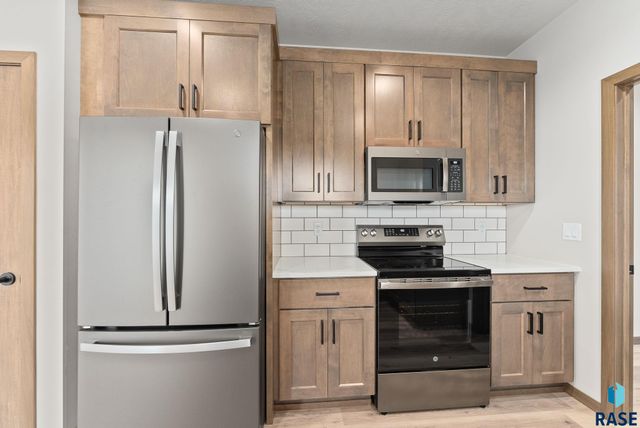 1320 N Titan Ave, Tea, SD 57064