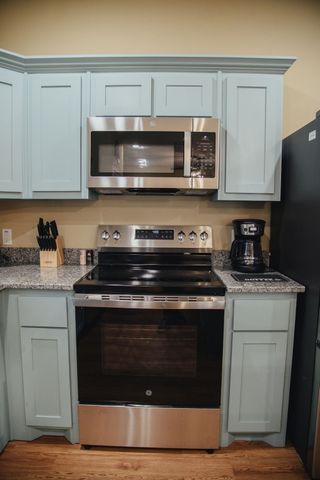 1041 Hillburn Drive, West Tawakoni, TX 75474