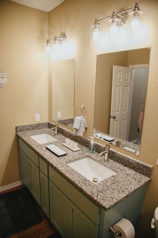 1041 Hillburn Drive, West Tawakoni, TX 75474