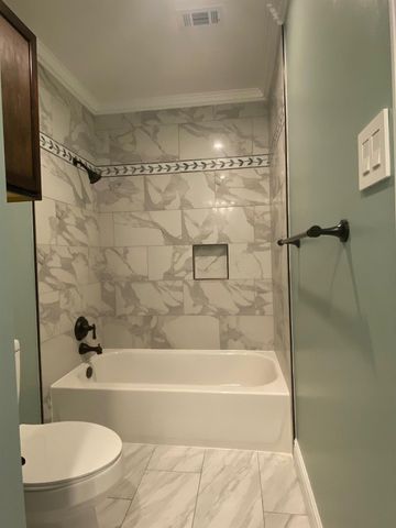 18204 Vinland Drive 8204, Houston, TX 77058