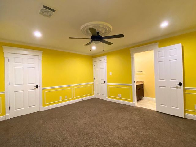 18204 Vinland Drive 8204, Houston, TX 77058
