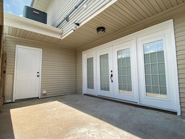 18204 Vinland Drive 8204, Houston, TX 77058