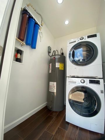 18204 Vinland Drive 8204, Houston, TX 77058