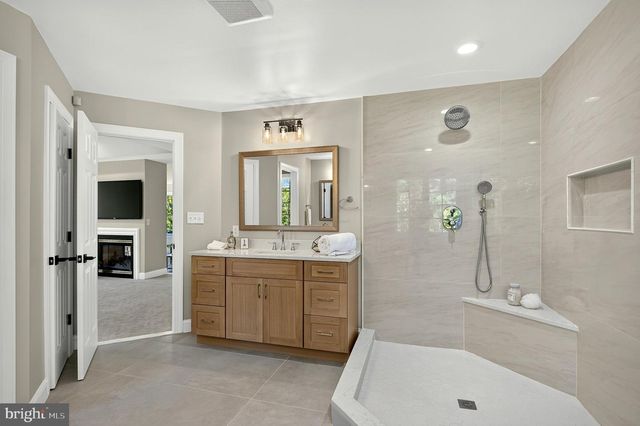 2021 GEORGE WASHINGTON RD, Vienna, VA 22182