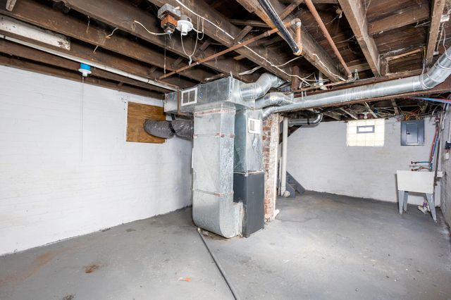 614 E Euclid Street, Detroit, MI 48202