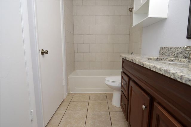 8635 MALLARD RESERVE DRIVE 201, Tampa, FL 33614