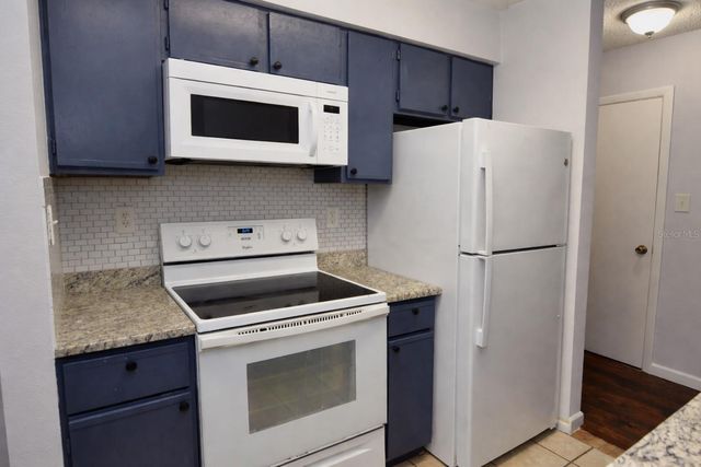 8635 MALLARD RESERVE DRIVE 201, Tampa, FL 33614