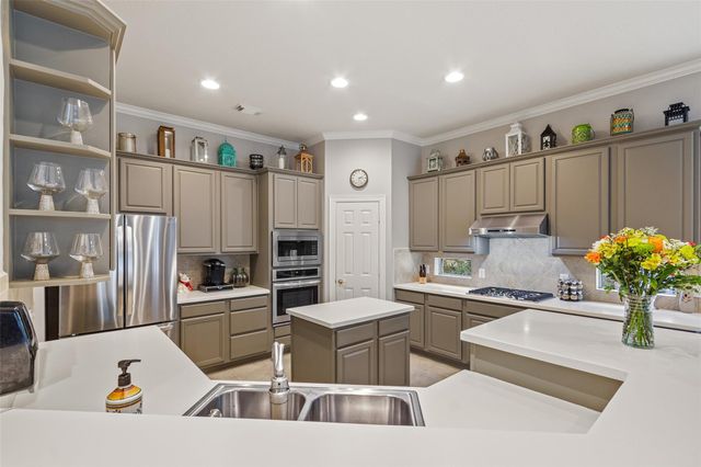 135 E Northcastle Circle, Conroe, TX 77384