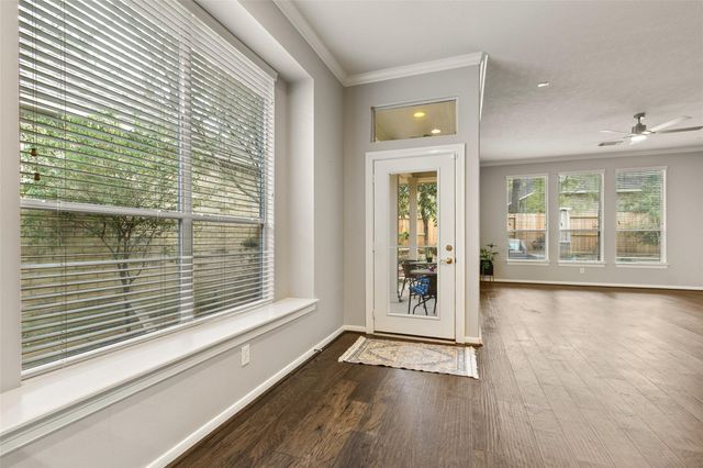 135 E Northcastle Circle, Conroe, TX 77384