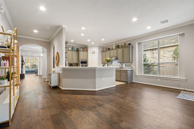 135 E Northcastle Circle, Conroe, TX 77384