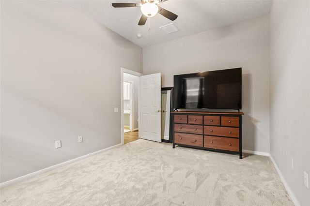 135 E Northcastle Circle, Conroe, TX 77384