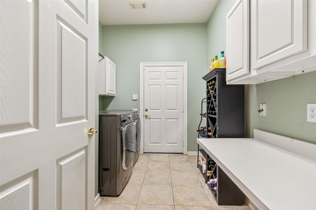 135 E Northcastle Circle, Conroe, TX 77384