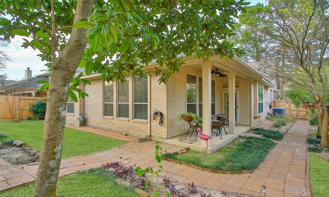 135 E Northcastle Circle, Conroe, TX 77384