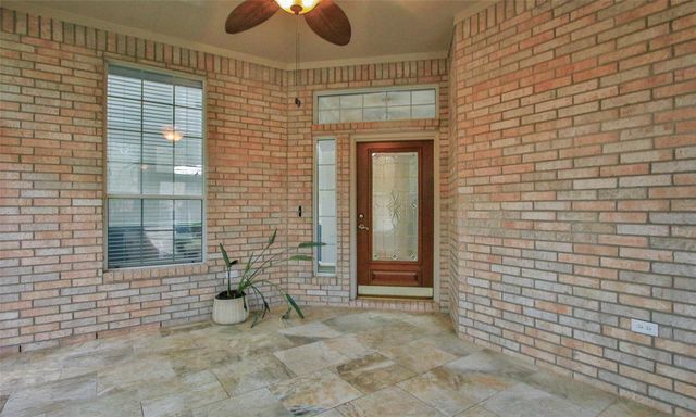 135 E Northcastle Circle, Conroe, TX 77384