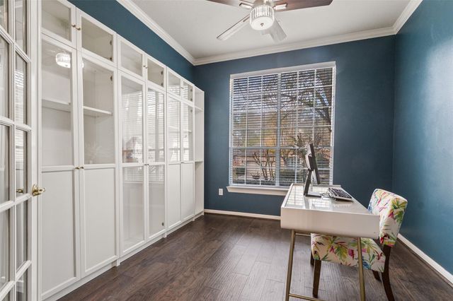 135 E Northcastle Circle, Conroe, TX 77384