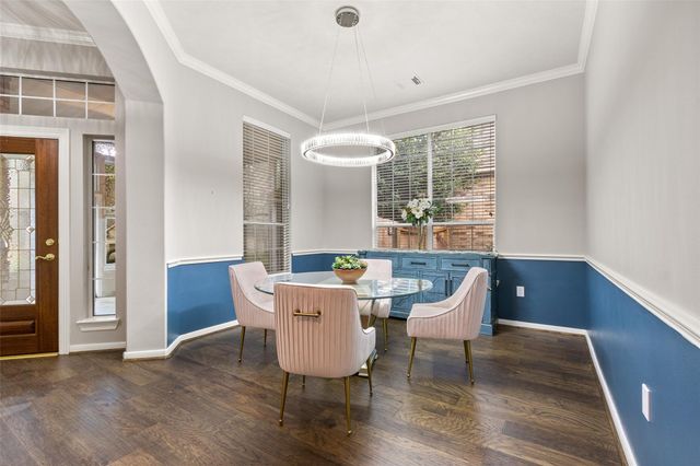 135 E Northcastle Circle, Conroe, TX 77384