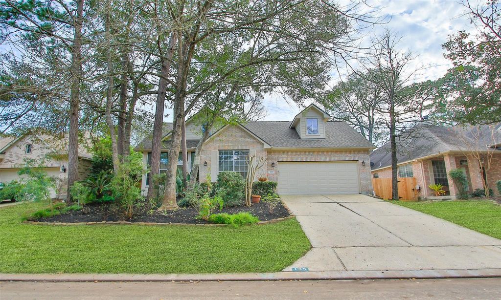 135 E Northcastle Circle, Conroe, TX 77384