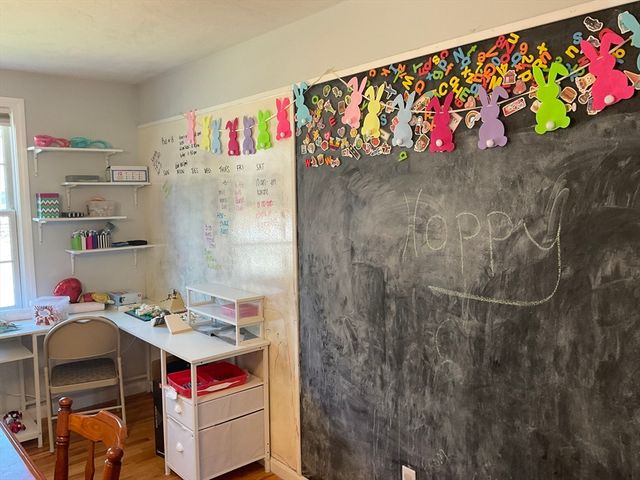 124 Pond St, Weymouth, MA 02190