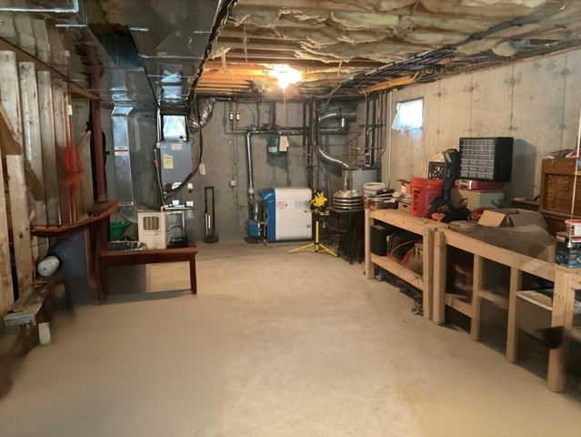 124 Pond St, Weymouth, MA 02190